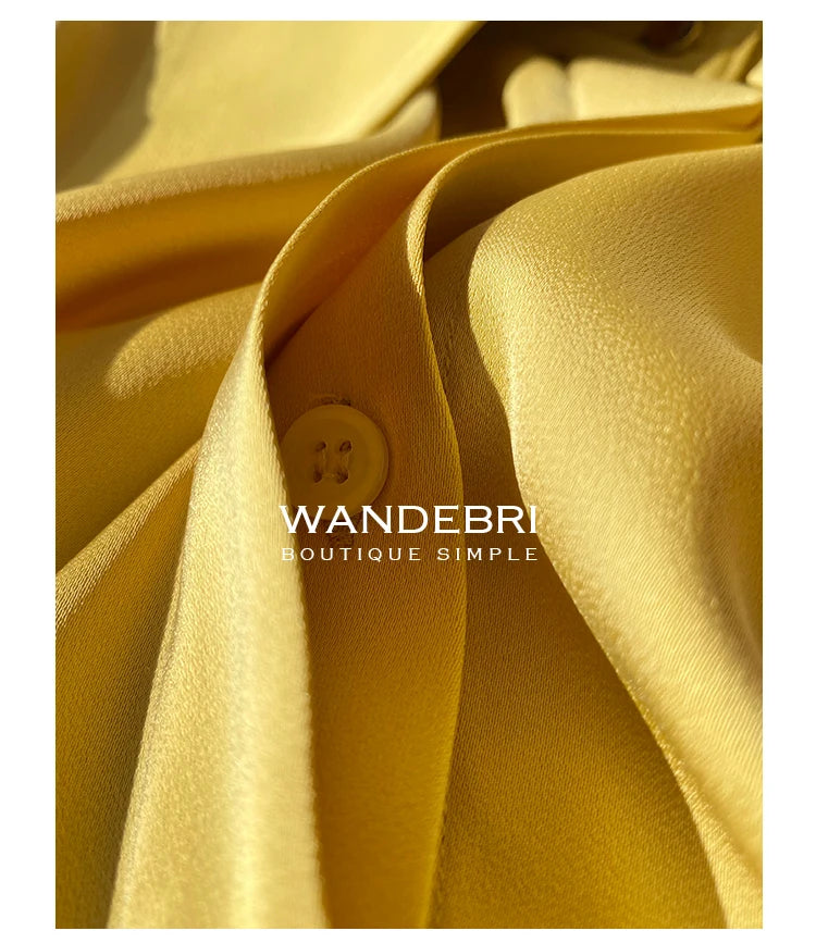 Blusa de mujer elegante de estilo vintage para otoño, ideal para la oficina, con cuello vuelto y mangas largas.