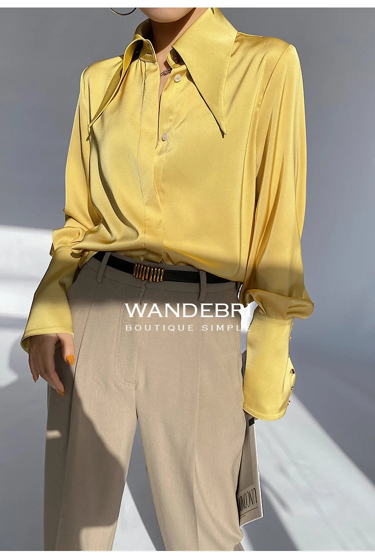 Blusa de mujer elegante de estilo vintage para otoño, ideal para la oficina, con cuello vuelto y mangas largas.
