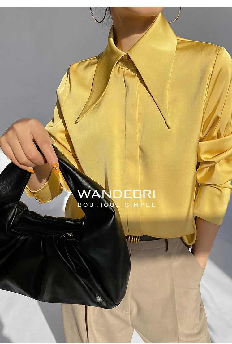 Blusa de mujer elegante de estilo vintage para otoño, ideal para la oficina, con cuello vuelto y mangas largas.