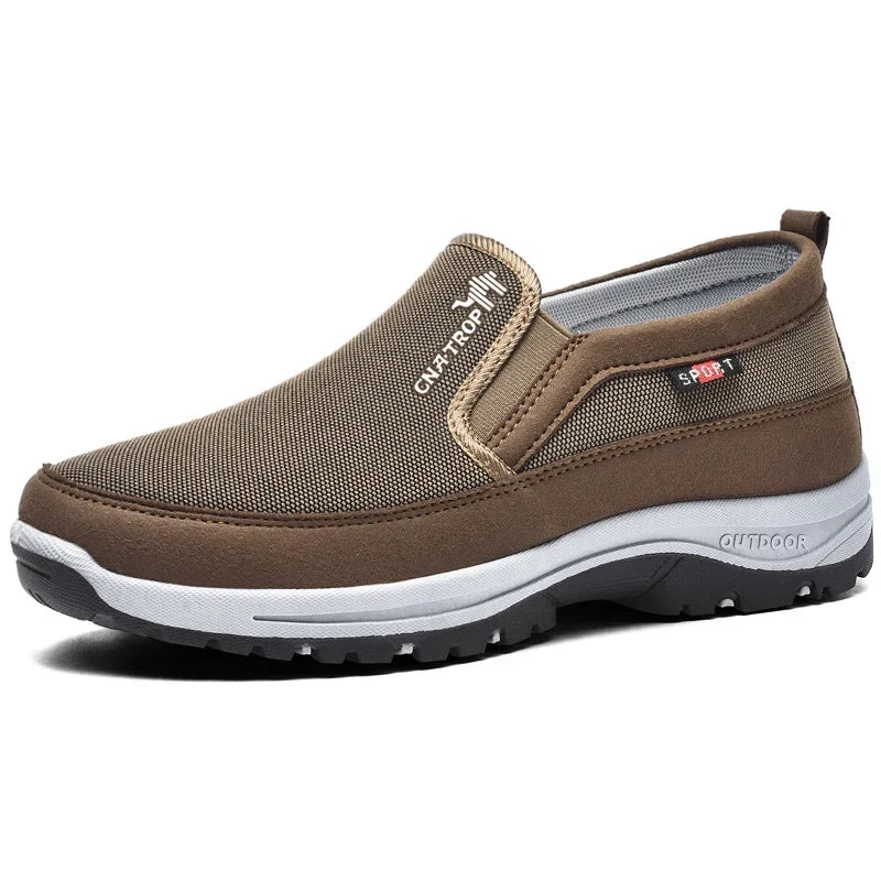 Zapatillas tipo mocasín para hombre, de malla transpirable, estilo casual, con suela suave, color liso, cómodas, ideales para el agua o para conducir.