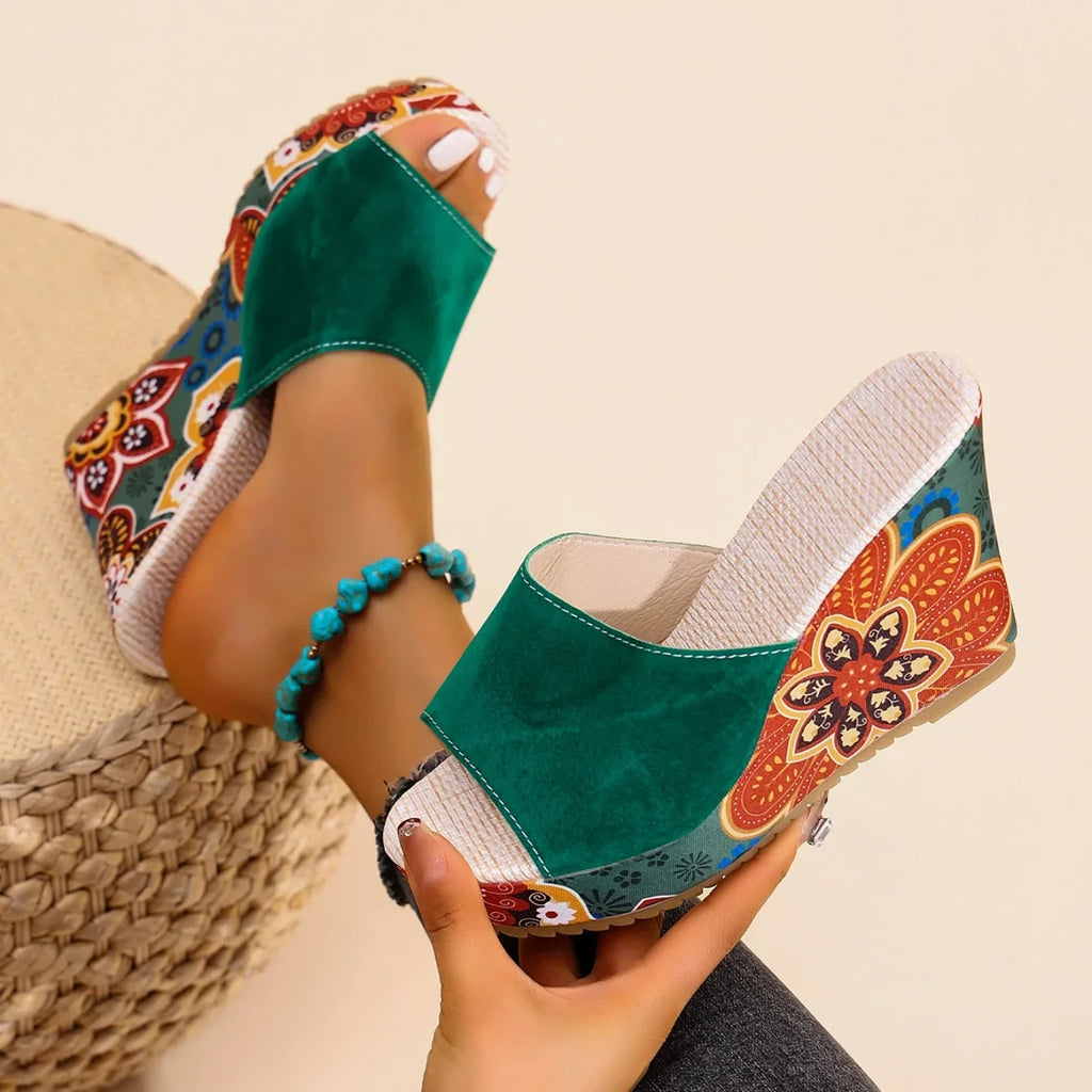Sandalias de plataforma para mujer 2025, nuevos zapatos de moda de verano para mujer, zapatos casuales de diseñador, sandalias antideslizantes para exteriores.