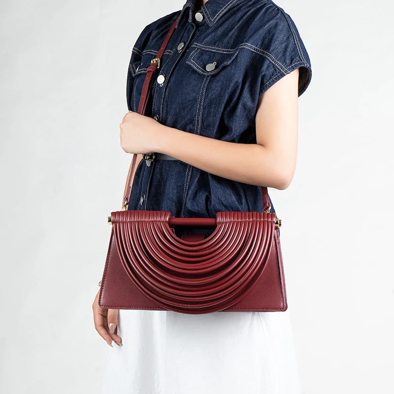 Bolsos de mano para mujer 2025, nuevos, dorados, de lujo, de marca de diseñador, tejidos a mano, estilo hobo, plateados, elegantes, de noche.