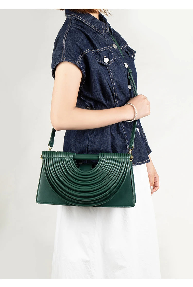 Bolsos de mano para mujer 2025, nuevos, dorados, de lujo, de marca de diseñador, tejidos a mano, estilo hobo, plateados, elegantes, de noche.