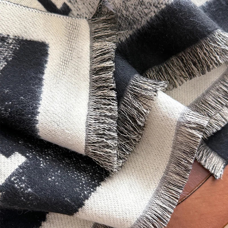 Bufanda de mujer nueva de la marca 2025 con letras, de lujo, para otoño e invierno, cálida, con estampado, tipo pashmina. Bufanda tipo foulard.