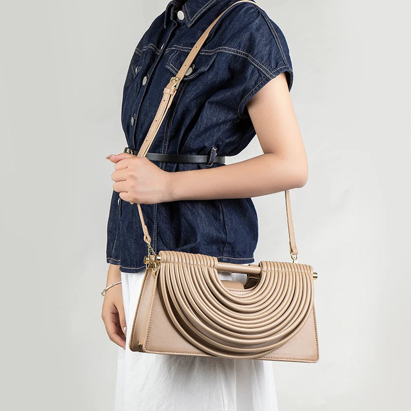 Bolsos de mano para mujer 2025, nuevos, dorados, de lujo, de marca de diseñador, tejidos a mano, estilo hobo, plateados, elegantes, de noche.