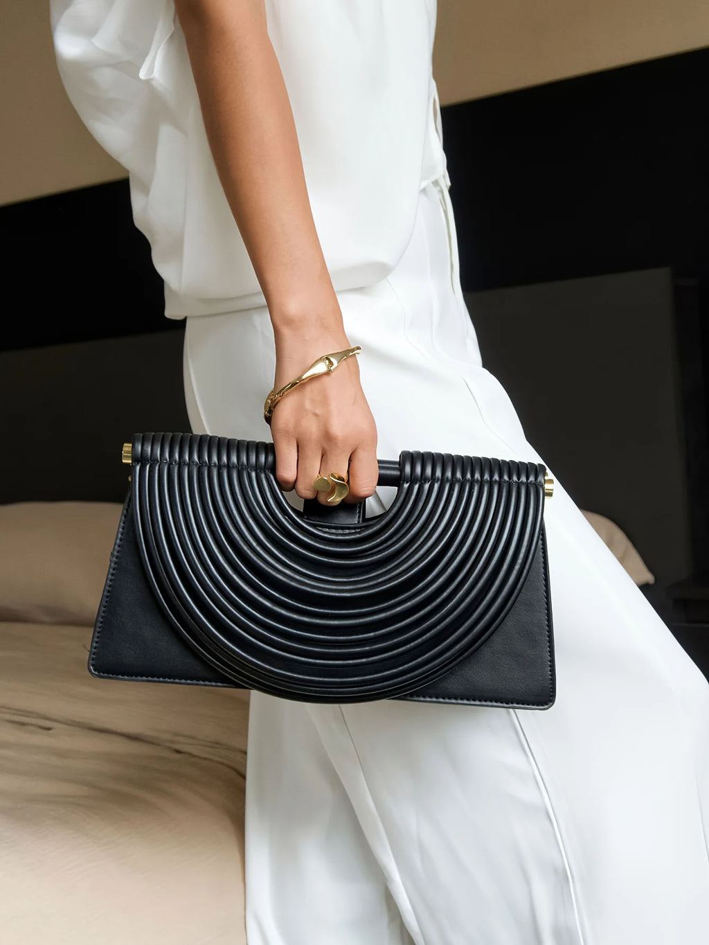 Bolsos de mano para mujer 2025, nuevos, dorados, de lujo, de marca de diseñador, tejidos a mano, estilo hobo, plateados, elegantes, de noche.
