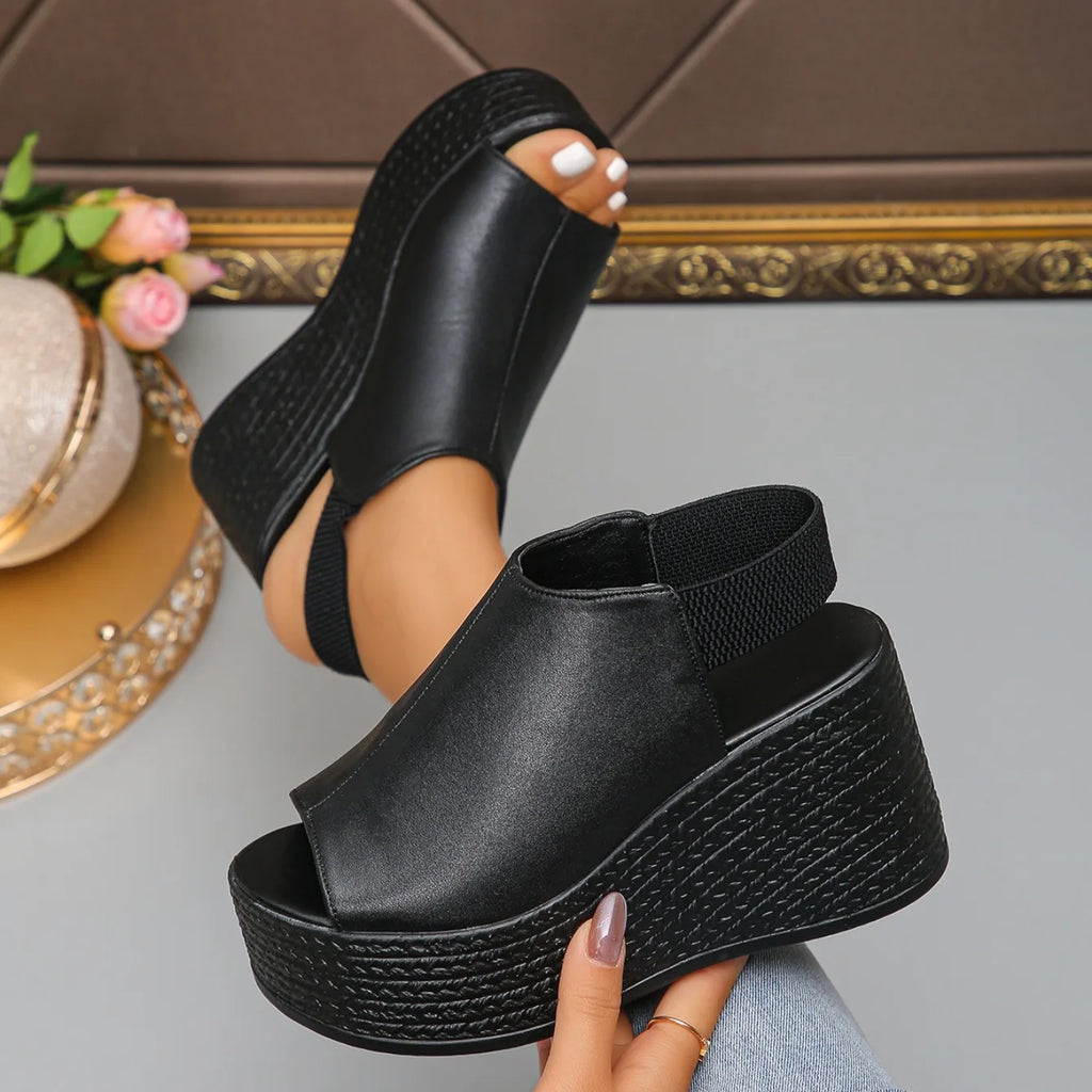Sandalias de mujer de alta calidad, sandalias de cuña de cuero para verano, zapatos de tacón alto con plataforma nuevos para mujer 2025, sandalias elegantes y sexys con punta abierta.