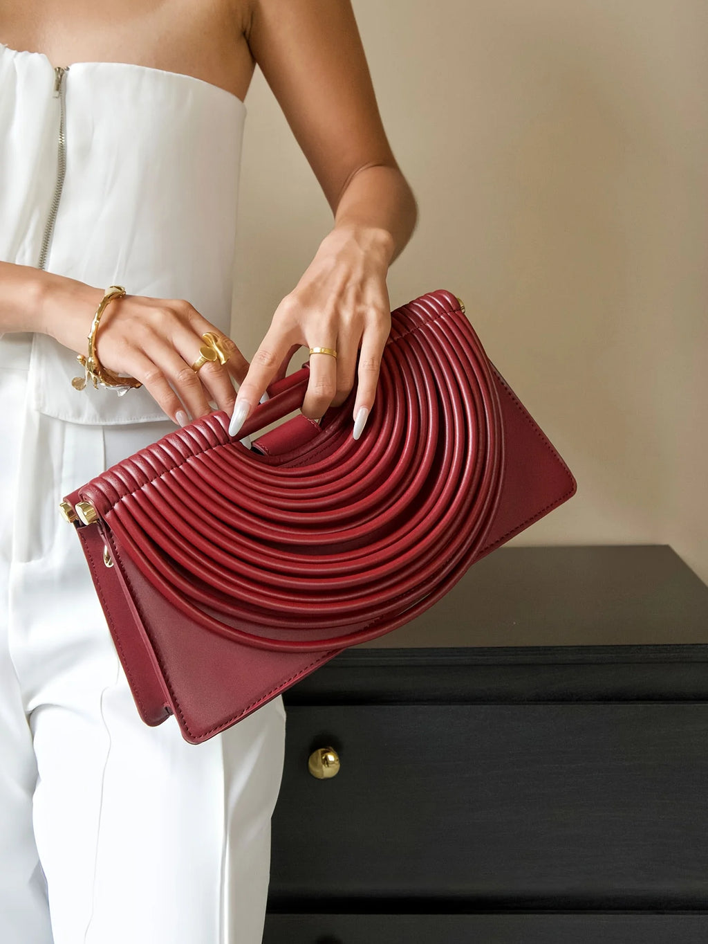 Bolsos de mano para mujer 2025, nuevos, dorados, de lujo, de marca de diseñador, tejidos a mano, estilo hobo, plateados, elegantes, de noche.