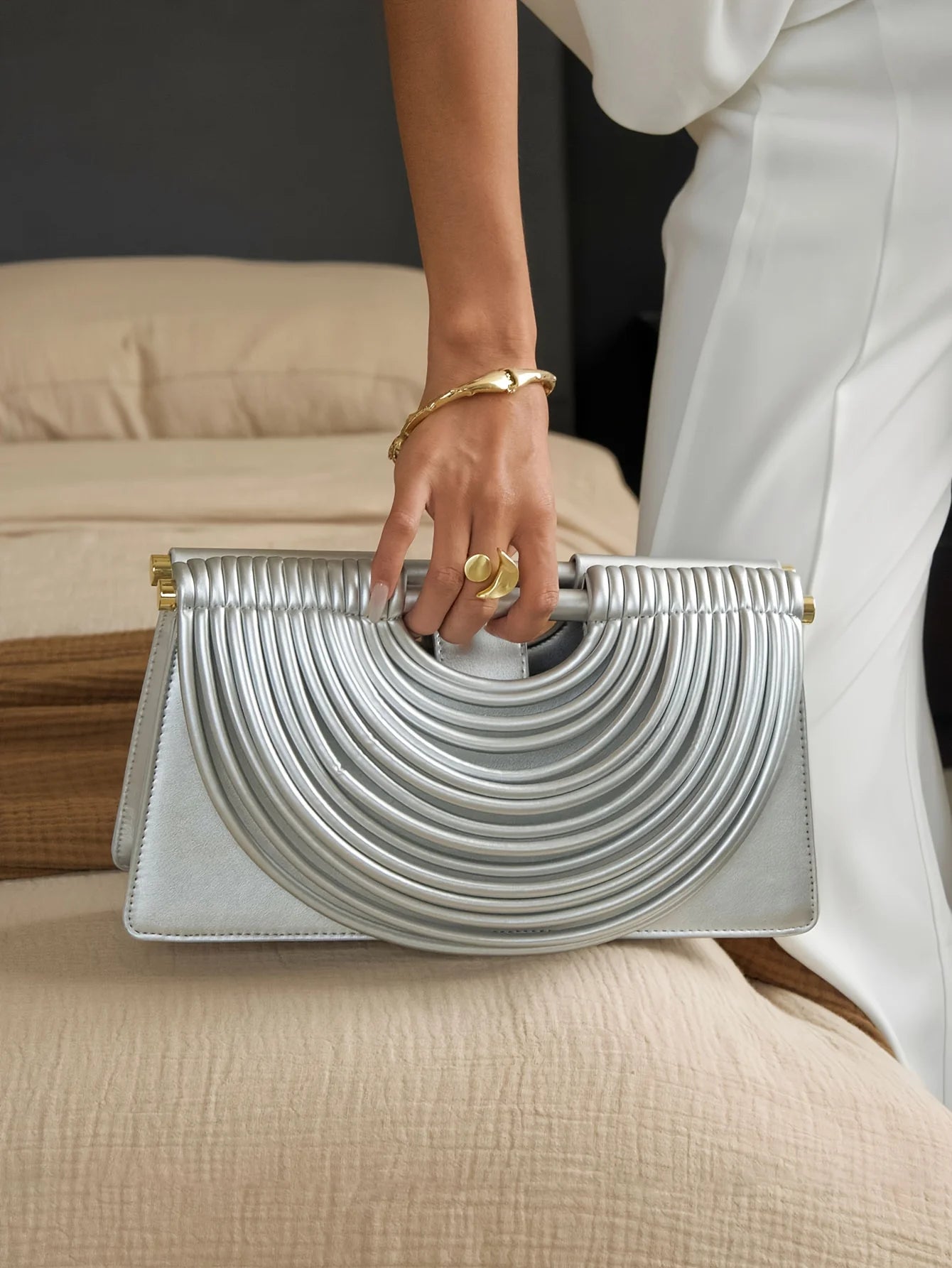 Bolsos de mano para mujer 2025, nuevos, dorados, de lujo, de marca de diseñador, tejidos a mano, estilo hobo, plateados, elegantes, de noche.