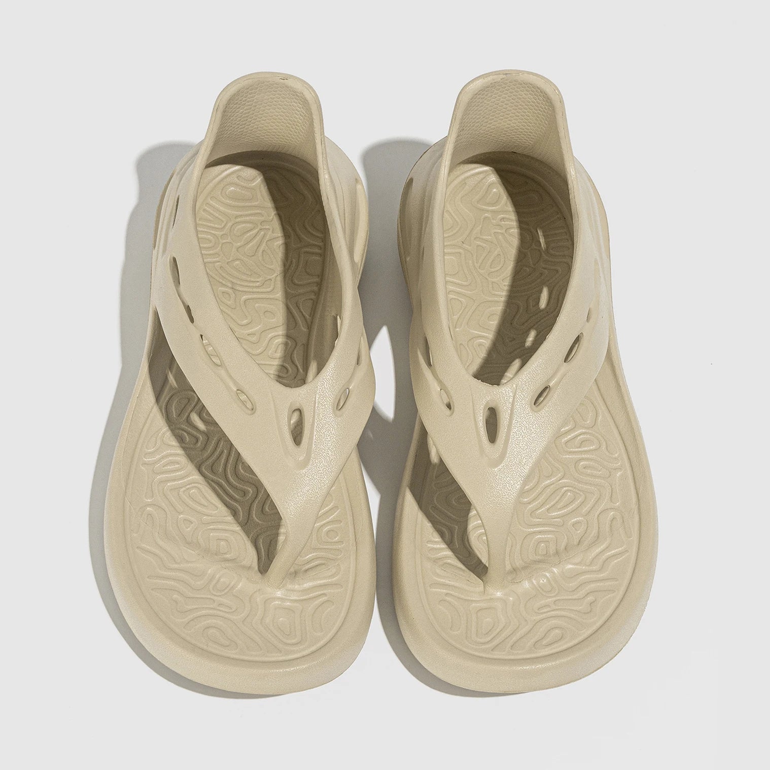Sandalias deportivas para mujer, chanclas planas de verano, cómodas, informales, sin cordones, con plataforma ligera y diseño hueco.