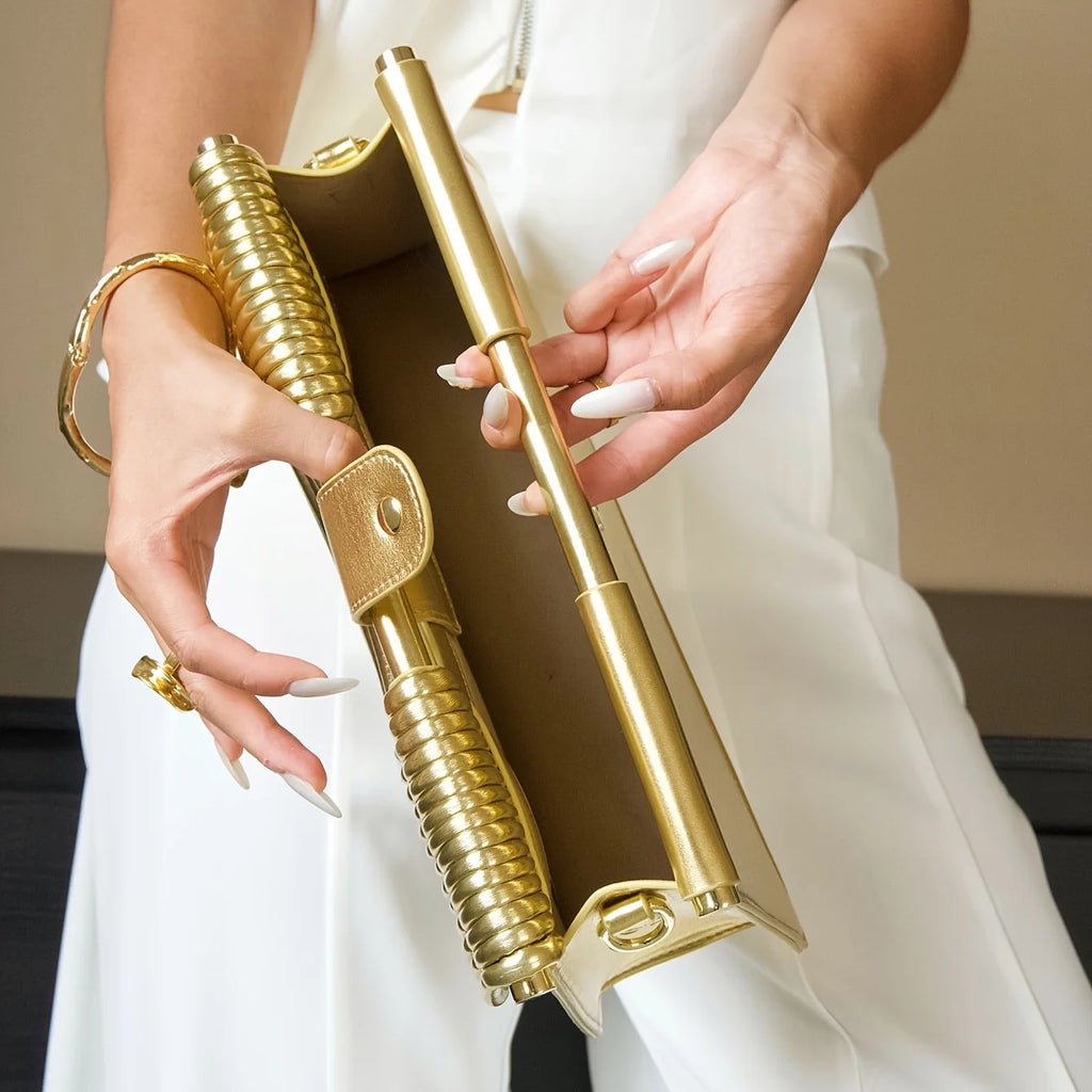 Bolsos de mano para mujer 2025, nuevos, dorados, de lujo, de marca de diseñador, tejidos a mano, estilo hobo, plateados, elegantes, de noche.