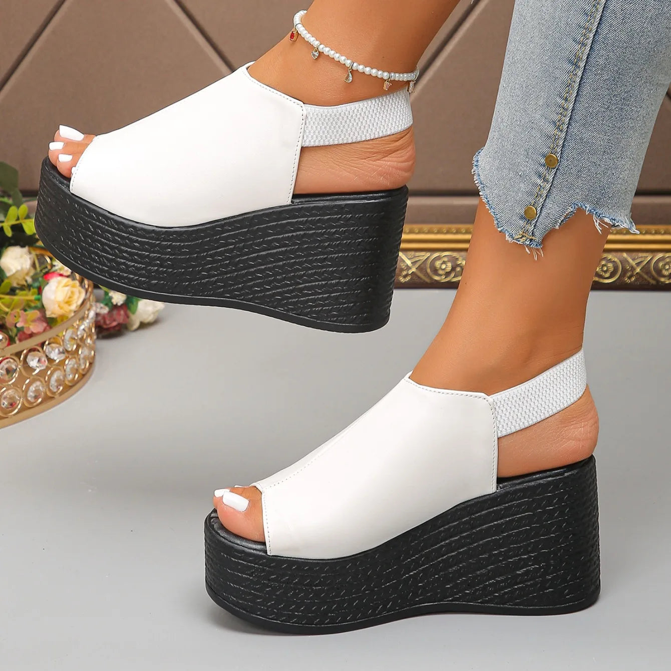 Sandalias de mujer de alta calidad, sandalias de cuña de cuero para verano, zapatos de tacón alto con plataforma nuevos para mujer 2025, sandalias elegantes y sexys con punta abierta.
