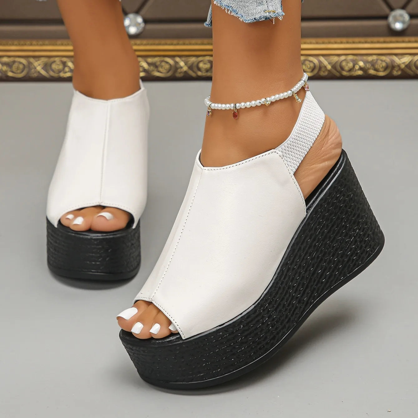 Sandalias de mujer de alta calidad, sandalias de cuña de cuero para verano, zapatos de tacón alto con plataforma nuevos para mujer 2025, sandalias elegantes y sexys con punta abierta.