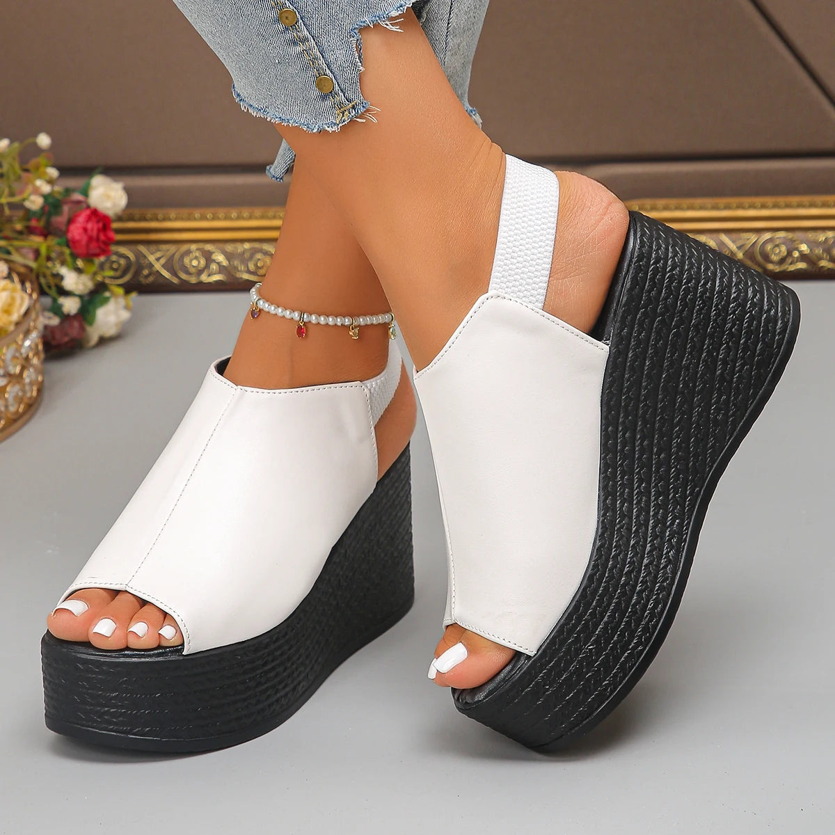 Sandalias de mujer de alta calidad, sandalias de cuña de cuero para verano, zapatos de tacón alto con plataforma nuevos para mujer 2025, sandalias elegantes y sexys con punta abierta.