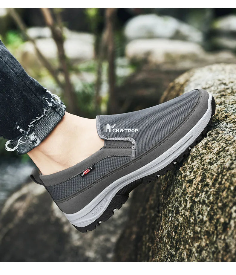 Zapatillas tipo mocasín para hombre, de malla transpirable, estilo casual, con suela suave, color liso, cómodas, ideales para el agua o para conducir.