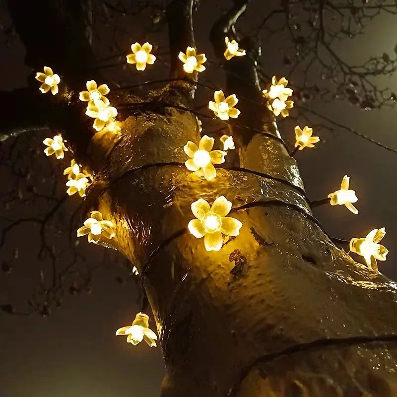Guirnaldas de luces solares con forma de flores de cerezo para jardín, luces solares impermeables para exteriores, decoración navideña para césped y caminos.
