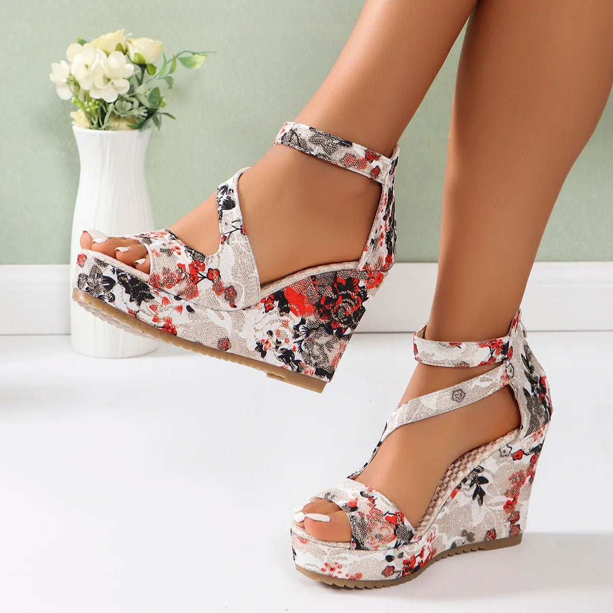 Sandalias de plataforma para mujer, nuevos zapatos casuales de moda de verano para mujer, sandalias de cuña con puntera abierta y estampado floral vintage