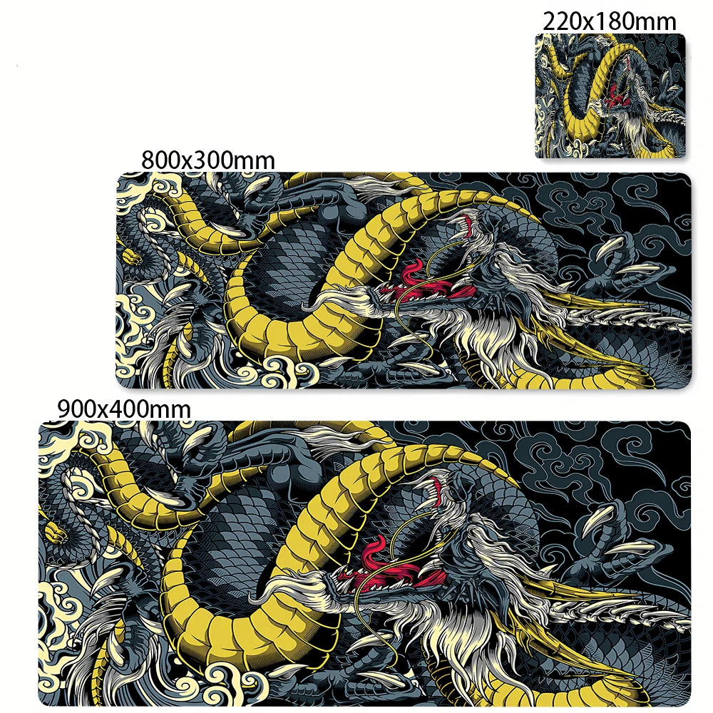 Alfombrilla de ratón grande con diseño de dragón en blanco y negro.