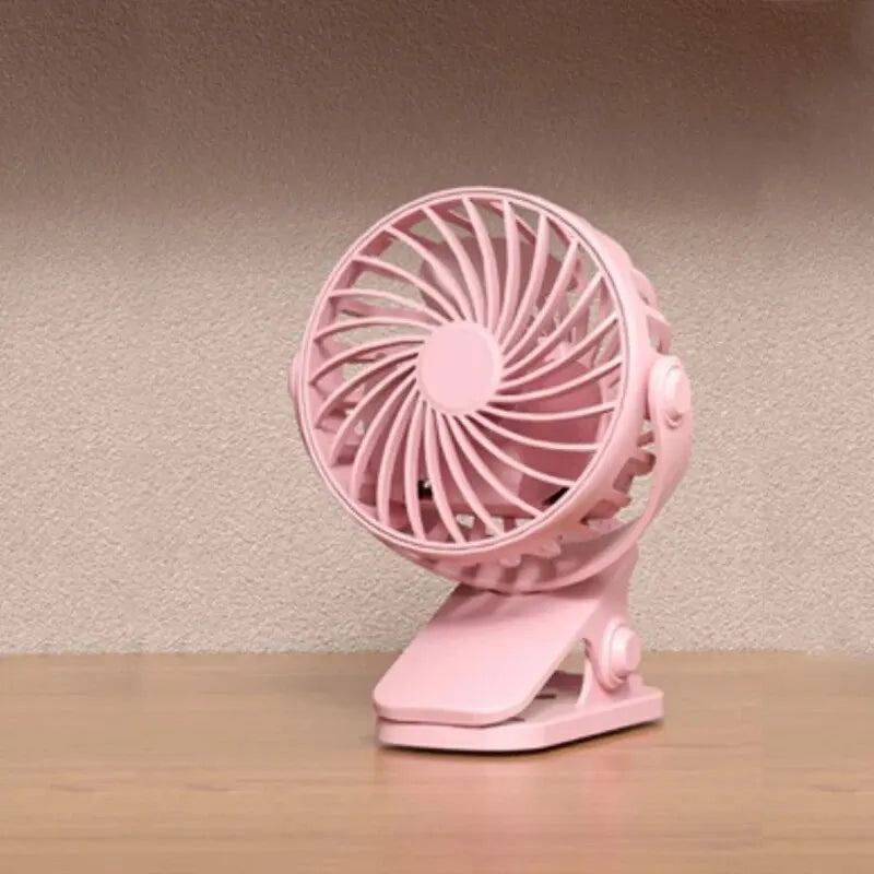 Ventilador recargable giratorio de 720° con clip para colgar y luz nocturna para facilitar su transporte. Ideal para oficina, dormitorio, residencia estudiantil y exteriores. Ventilador pequeño.