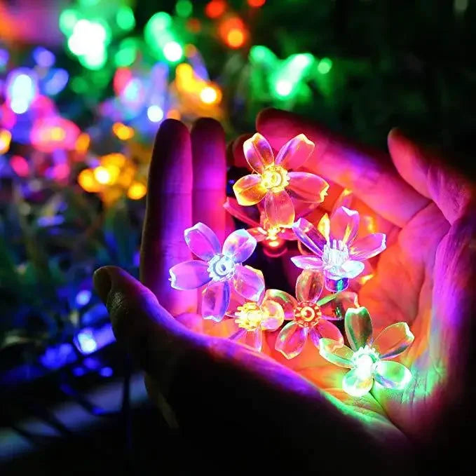 Guirnaldas de luces solares con forma de flores de cerezo para jardín, luces solares impermeables para exteriores, decoración navideña para césped y caminos.