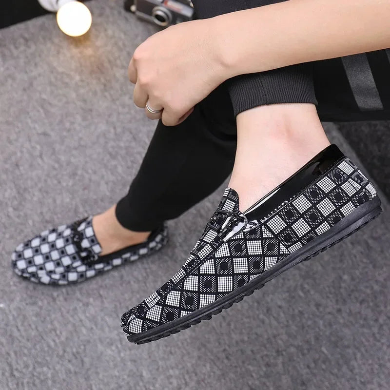 Mocasines nuevos para hombre, zapatos casuales transpirables, cómodos, de cuero a cuadros, zapatos casuales para hombre, sin cordones, concisos, de calidad, zapatillas deportivas para hombre.