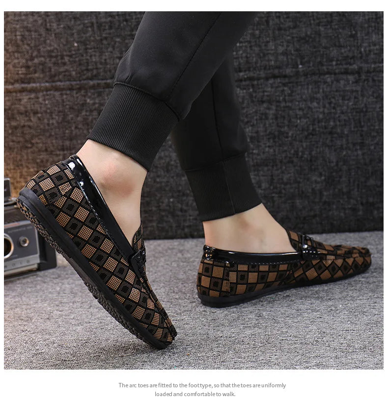 Mocasines nuevos para hombre, zapatos casuales transpirables, cómodos, de cuero a cuadros, zapatos casuales para hombre, sin cordones, concisos, de calidad, zapatillas deportivas para hombre.