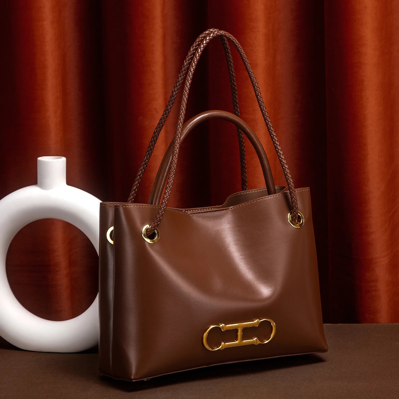 Bolso de mano para mujer, nuevo modelo otoño 2025, bolso tote minimalista negro, bolso de doble uso para ir al trabajo.