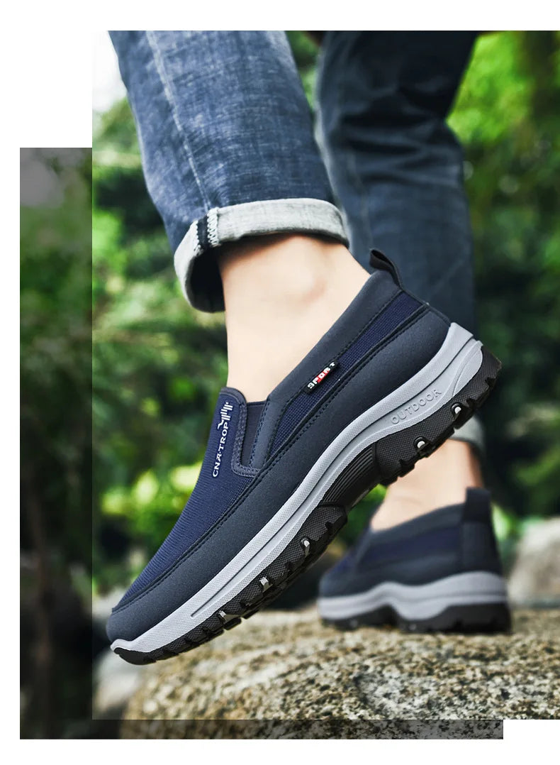 Zapatillas tipo mocasín para hombre, de malla transpirable, estilo casual, con suela suave, color liso, cómodas, ideales para el agua o para conducir.
