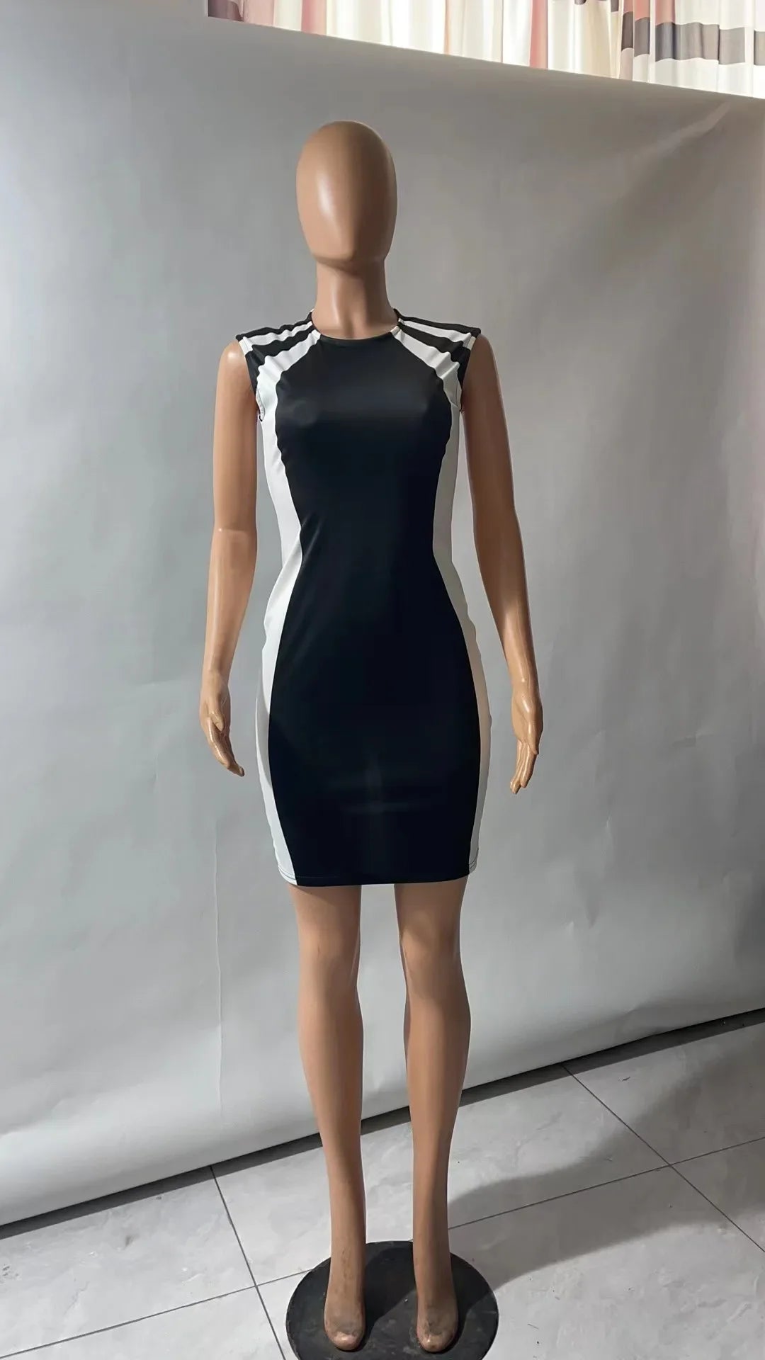 Vestidos de verano 2025 para mujer: elegantes, con bloques de color, cuello redondo, sin mangas, estilo casual y ajustado, minivestido diario para mujer.