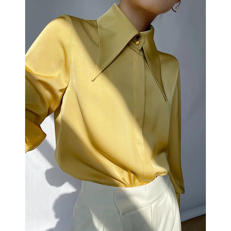Blusa de mujer elegante de estilo vintage para otoño, ideal para la oficina, con cuello vuelto y mangas largas.