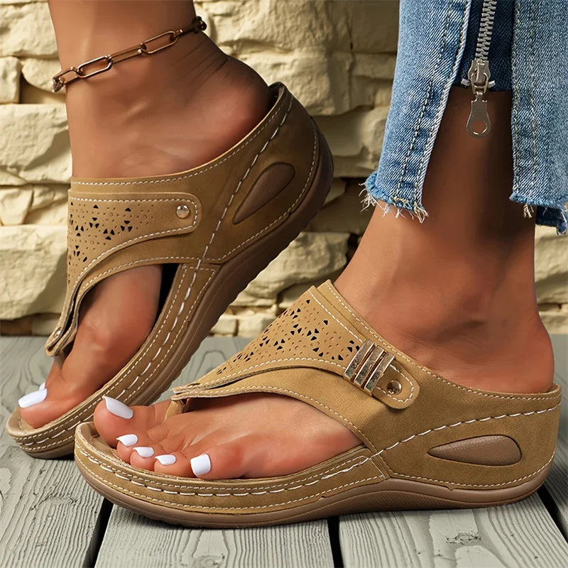 Sandalias de cuña de verano para mujer, puntera abierta, para exteriores, chanclas nuevas, moda casual, zapatos de diseñador, sandalias de plataforma sin cordones, sandalias planas para mujer