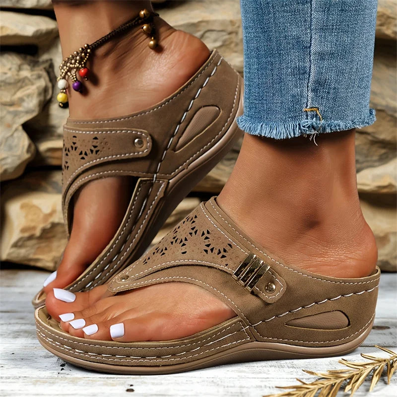 Sandalias de cuña de verano para mujer, puntera abierta, para exteriores, chanclas nuevas, moda casual, zapatos de diseñador, sandalias de plataforma sin cordones, sandalias planas para mujer