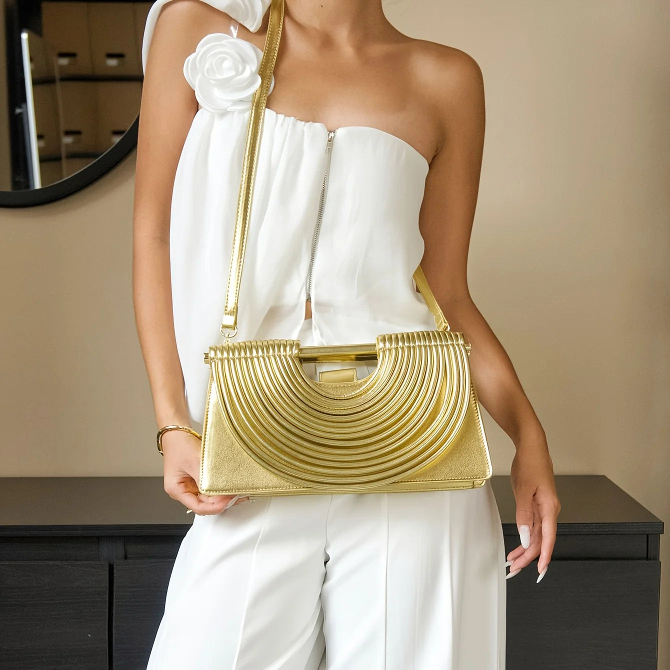 Bolsos de mano para mujer 2025, nuevos, dorados, de lujo, de marca de diseñador, tejidos a mano, estilo hobo, plateados, elegantes, de noche.