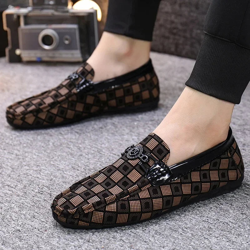 Mocasines nuevos para hombre, zapatos casuales transpirables, cómodos, de cuero a cuadros, zapatos casuales para hombre, sin cordones, concisos, de calidad, zapatillas deportivas para hombre.