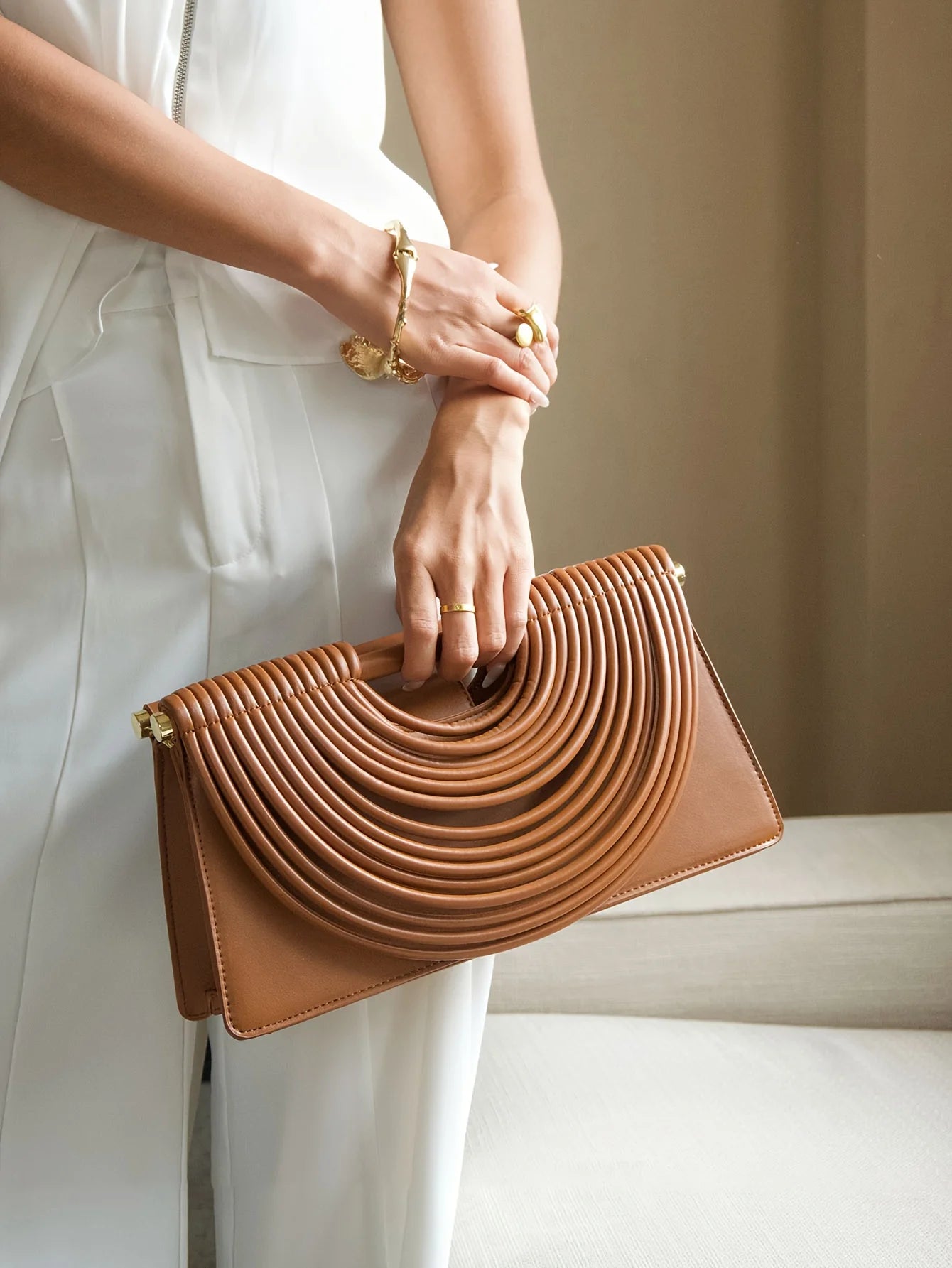 Bolsos de mano para mujer 2025, nuevos, dorados, de lujo, de marca de diseñador, tejidos a mano, estilo hobo, plateados, elegantes, de noche.