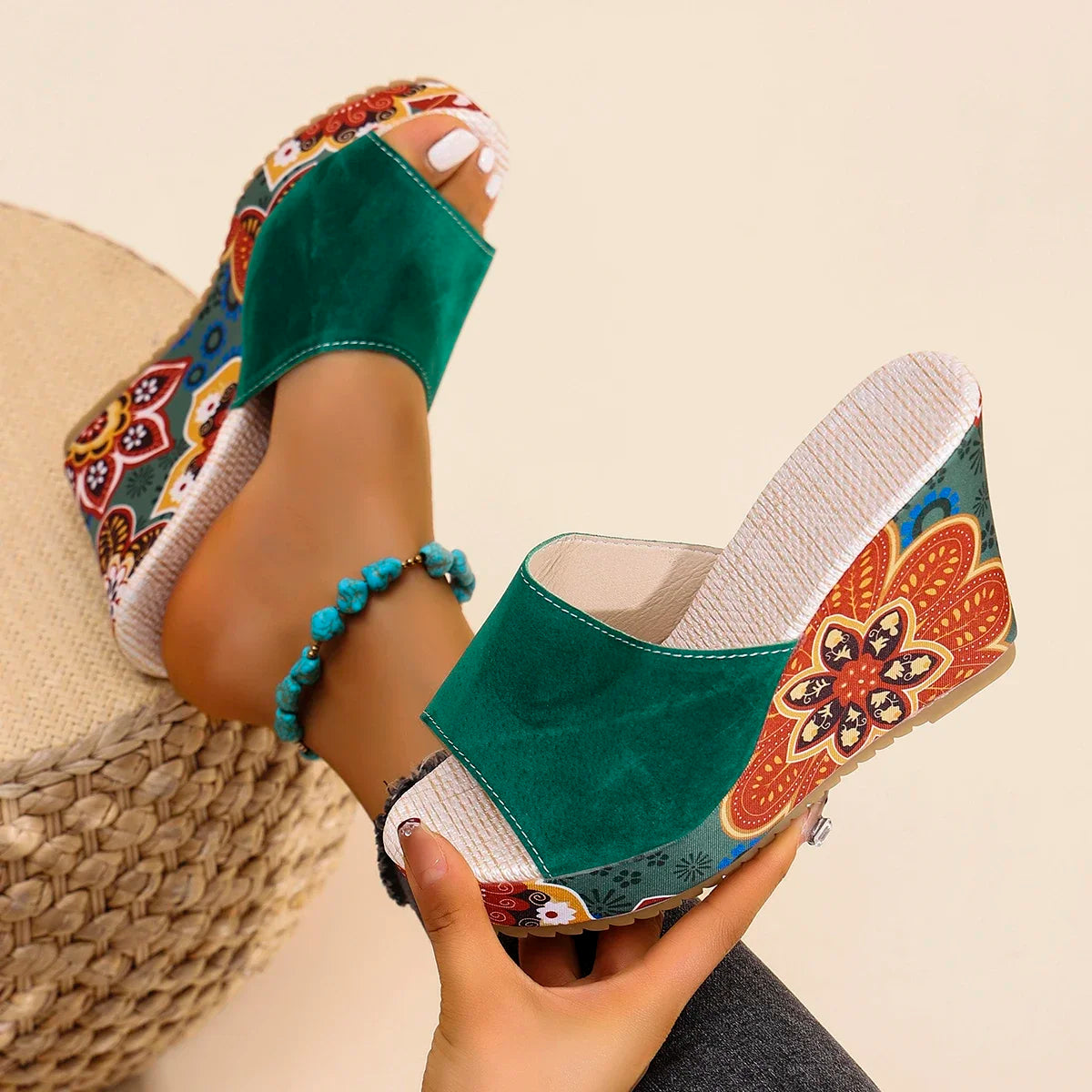 Sandalias de plataforma para mujer 2025, nuevos zapatos de moda de verano para mujer, zapatos casuales de diseñador, sandalias antideslizantes para exteriores.