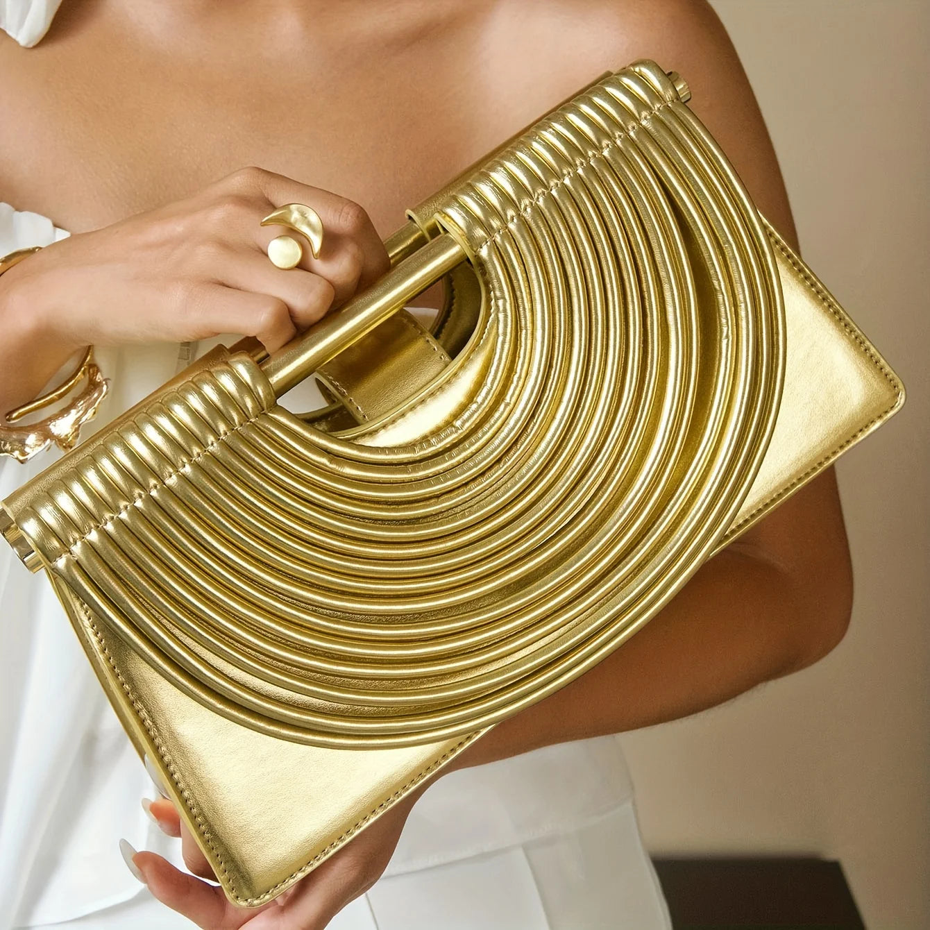Bolsos de mano para mujer 2025, nuevos, dorados, de lujo, de marca de diseñador, tejidos a mano, estilo hobo, plateados, elegantes, de noche.