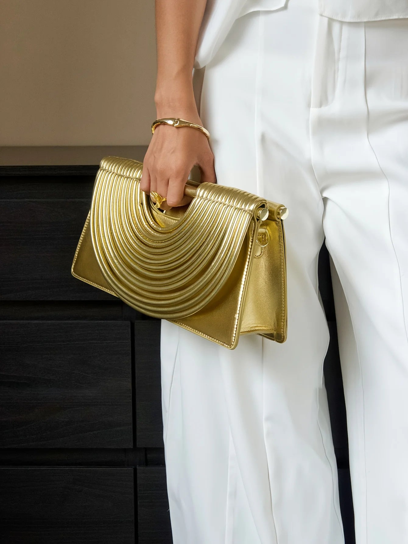 Bolsos de mano para mujer 2025, nuevos, dorados, de lujo, de marca de diseñador, tejidos a mano, estilo hobo, plateados, elegantes, de noche.