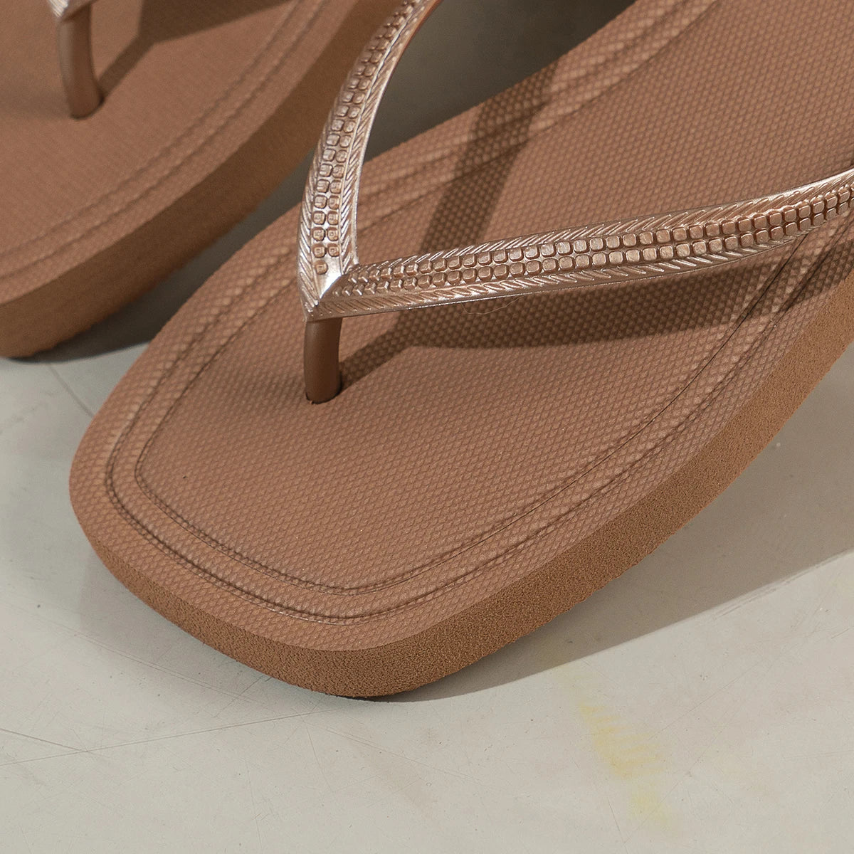 Chanclas de verano para mujer, casuales, de color liso, cómodas, antideslizantes, ligeras, para interior y exterior, playa, con punta cuadrada, sandalias planas de EVA.