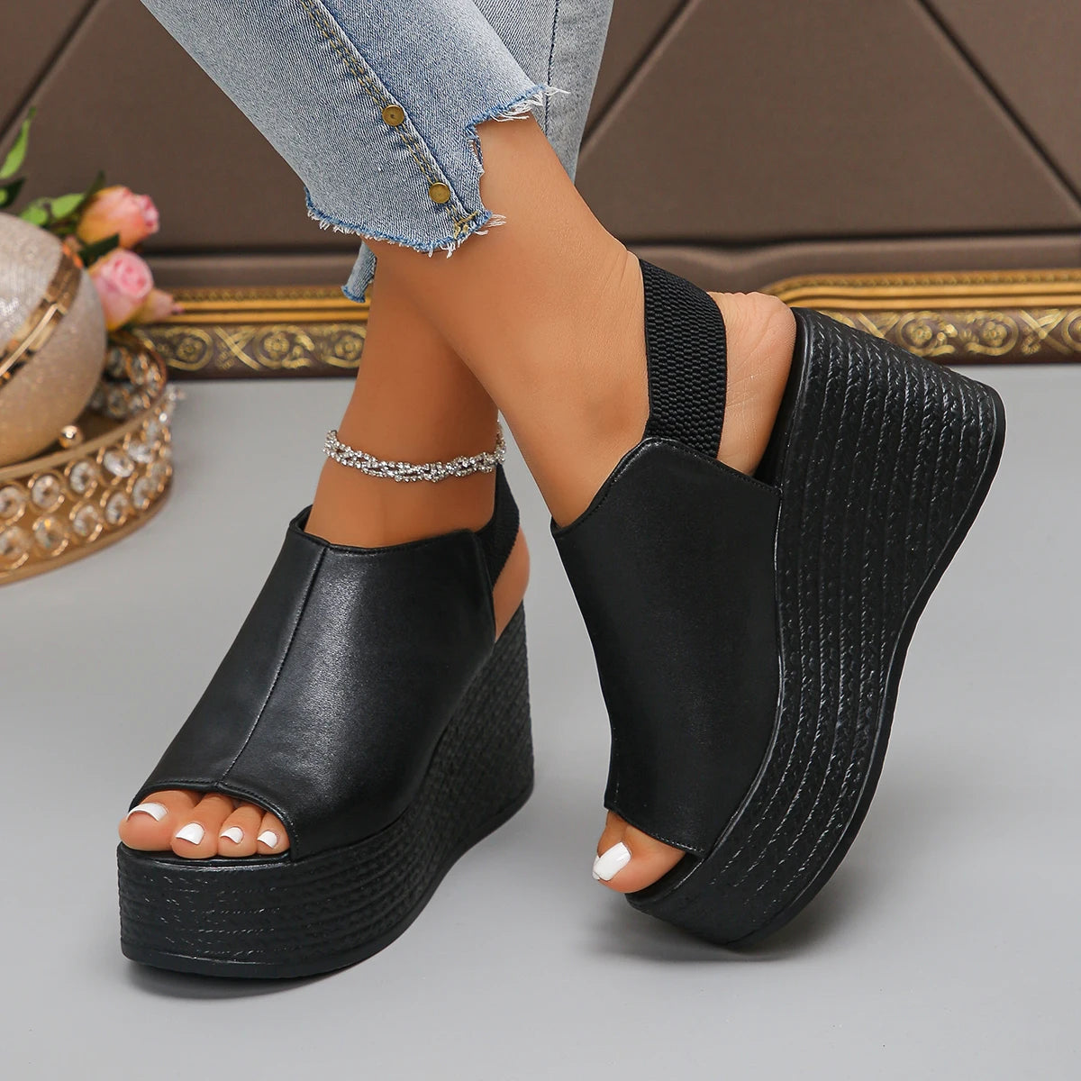 Sandalias de mujer de alta calidad, sandalias de cuña de cuero para verano, zapatos de tacón alto con plataforma nuevos para mujer 2025, sandalias elegantes y sexys con punta abierta.