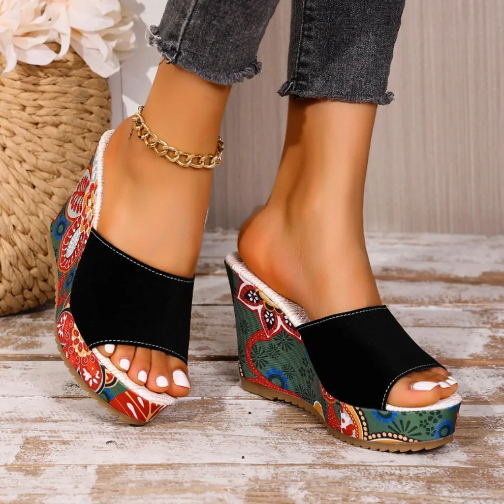 Sandalias de plataforma para mujer 2025, nuevos zapatos de moda de verano para mujer, zapatos casuales de diseñador, sandalias antideslizantes para exteriores.