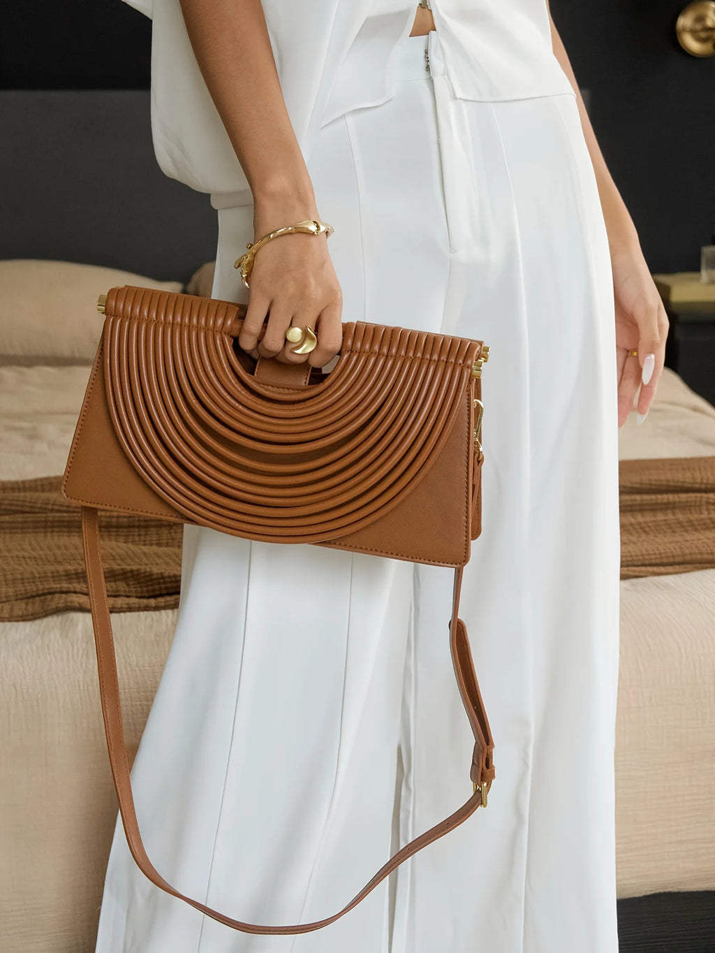 Bolsos de mano para mujer 2025, nuevos, dorados, de lujo, de marca de diseñador, tejidos a mano, estilo hobo, plateados, elegantes, de noche.