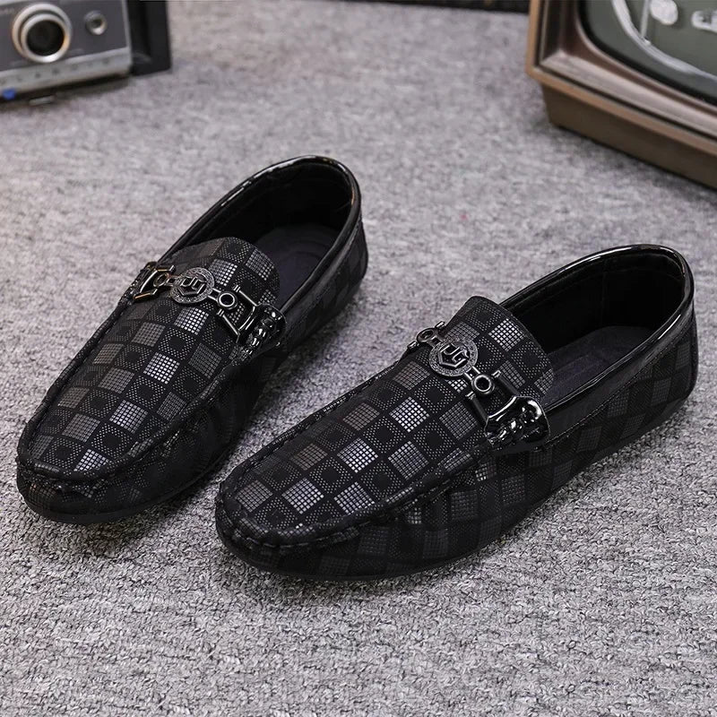Mocasines nuevos para hombre, zapatos casuales transpirables, cómodos, de cuero a cuadros, zapatos casuales para hombre, sin cordones, concisos, de calidad, zapatillas deportivas para hombre.